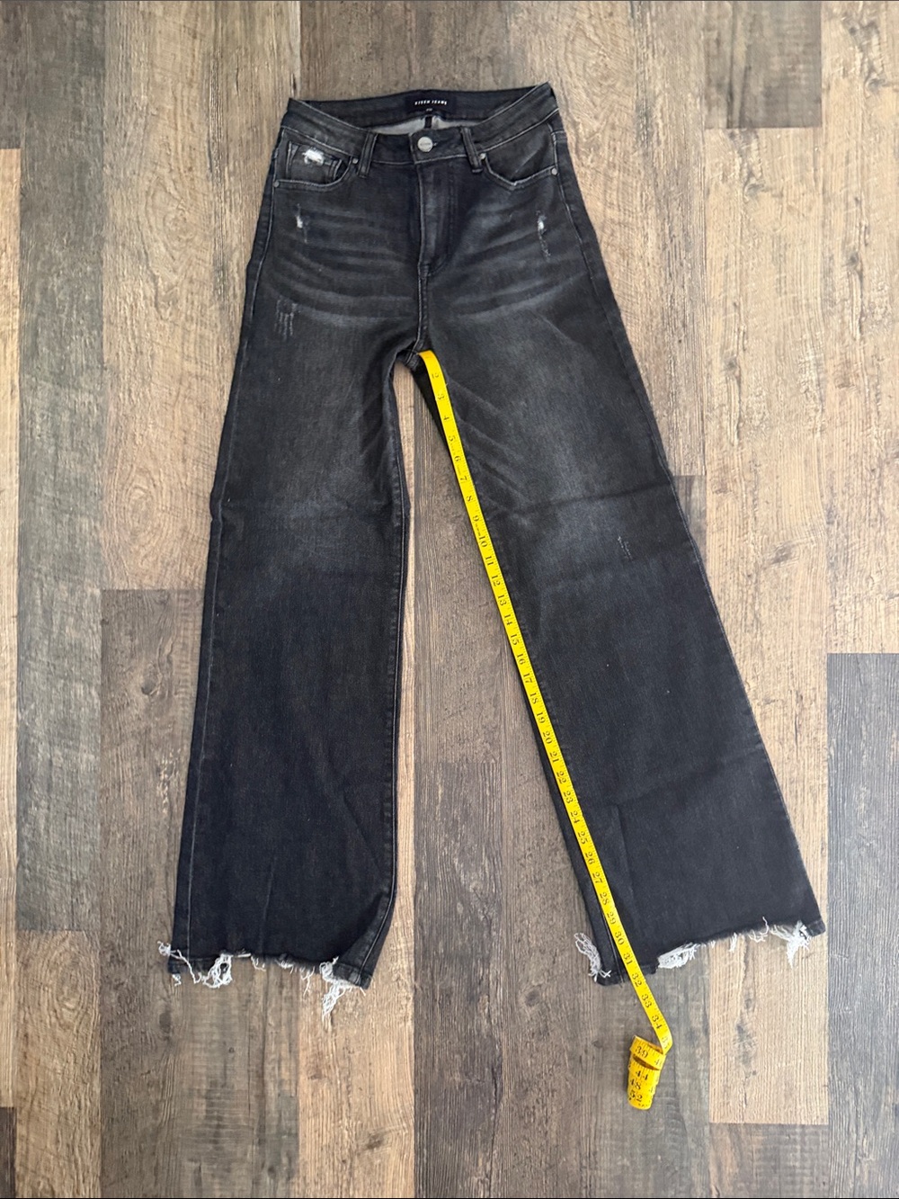Risen High-Rise Black Wide-Leg Jeans with Raw Hem 3/26